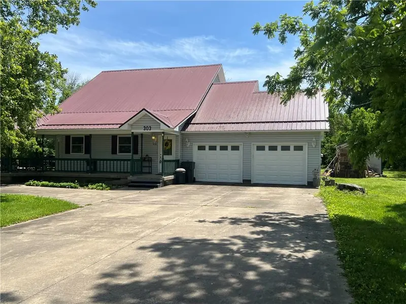 303 High ST, Golden City, MO 64748