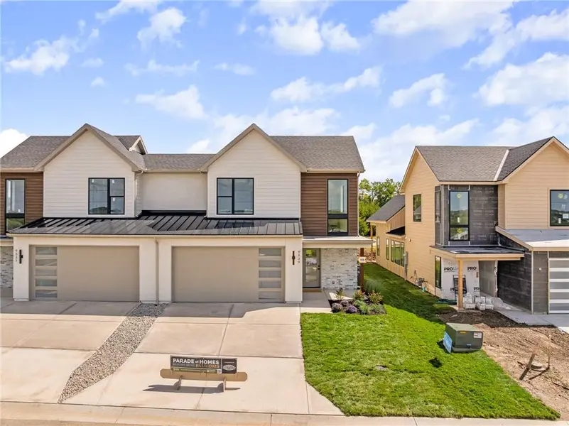 17749 W 97th ST, Lenexa, KS 66219