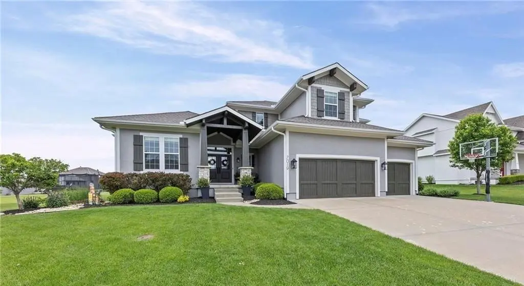 7019 Apache DR, Shawnee, KS 66226