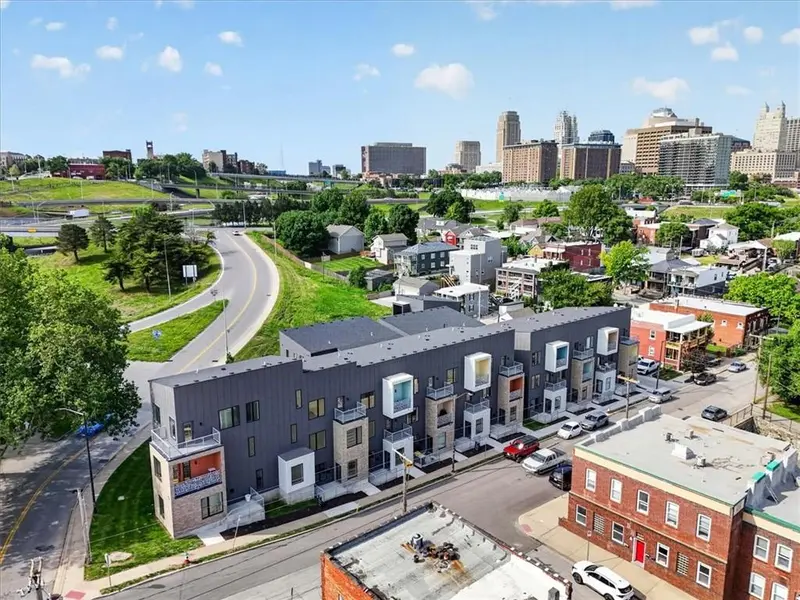 1025 Pacific ST, Kansas City, MO 64106