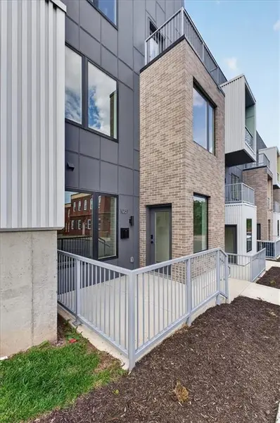 1031 Pacific ST, Kansas City, MO 64106