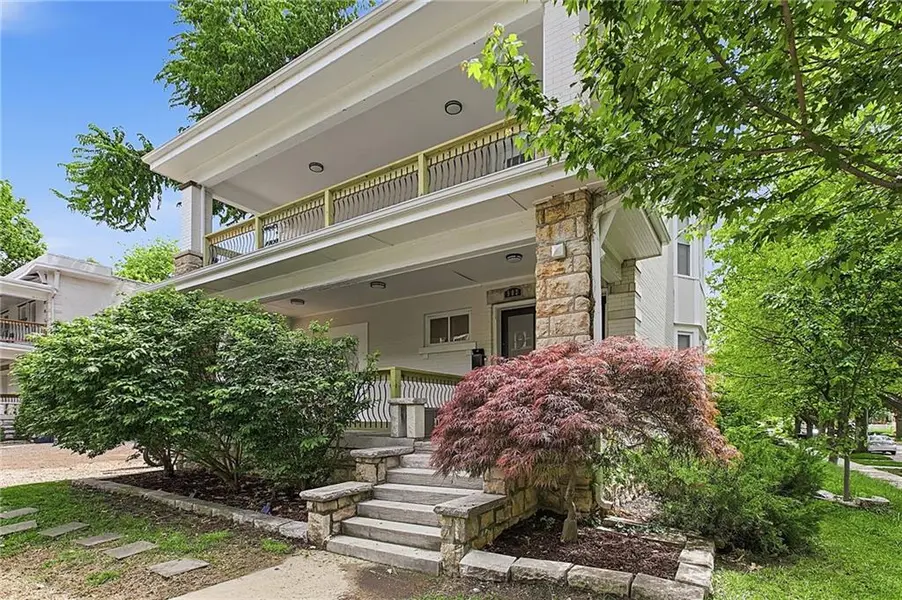901 E 39th ST, Kansas City, MO 64109