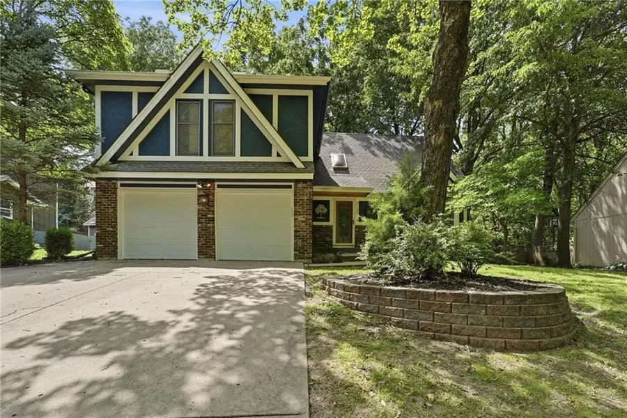7130 N Woodland AVE, Gladstone, MO 64118