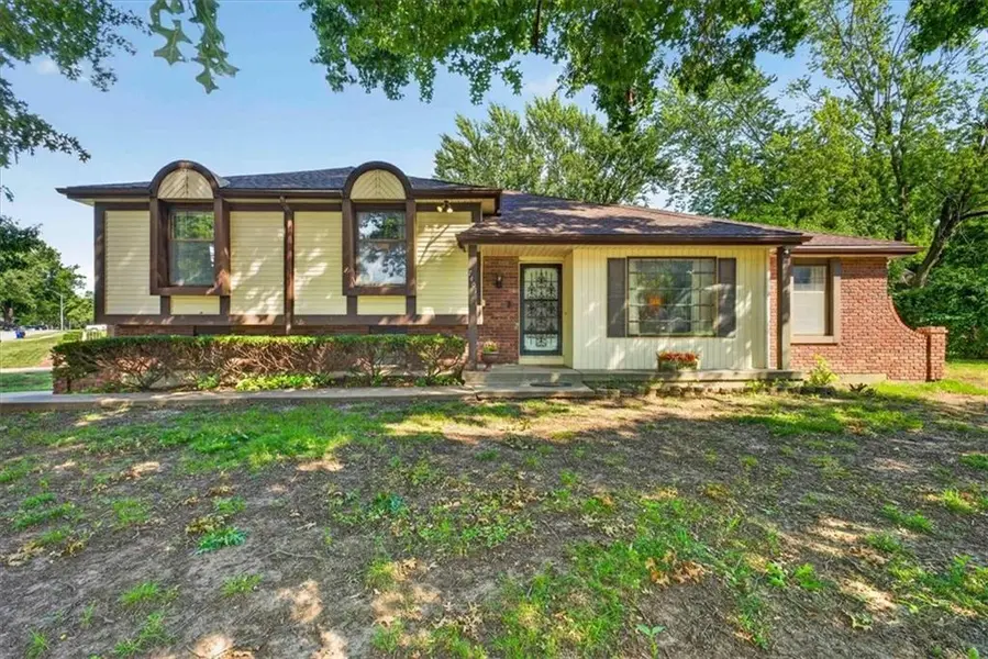 7401 E 127th ST, Grandview, MO 64030