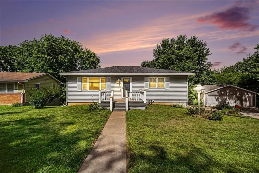 5808 Pleasant AVE, St Joseph, MO 64503