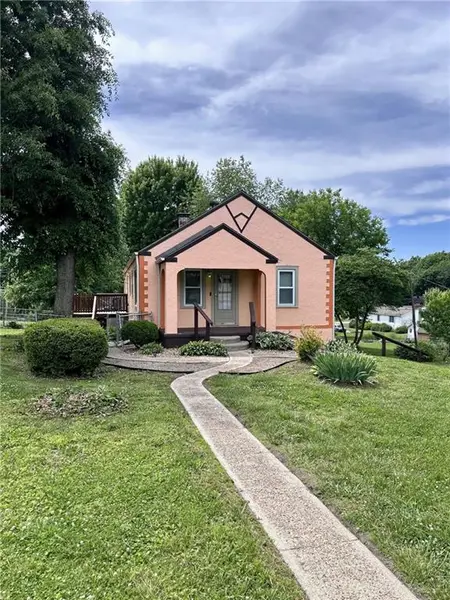 1816 S 40th ST, St Joseph, MO 64507