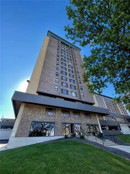 700 E 8th ST #4D, Kansas City, MO 64106