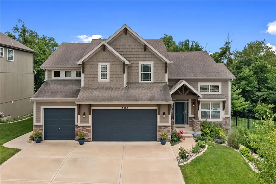 13365 NW 72nd ST, Parkville, MO 64152