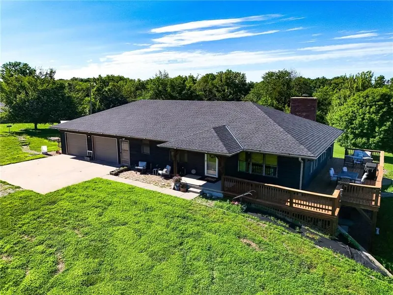 20449 N US 169 HWY, St Joseph, MO 64505