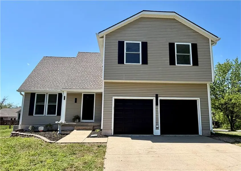 824 S Elk LN, Bonner Springs, KS 66012