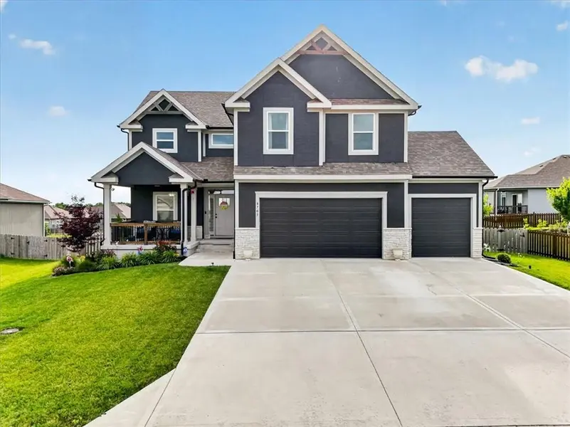 4705 SW 3rd ST, Blue Springs, MO 64014