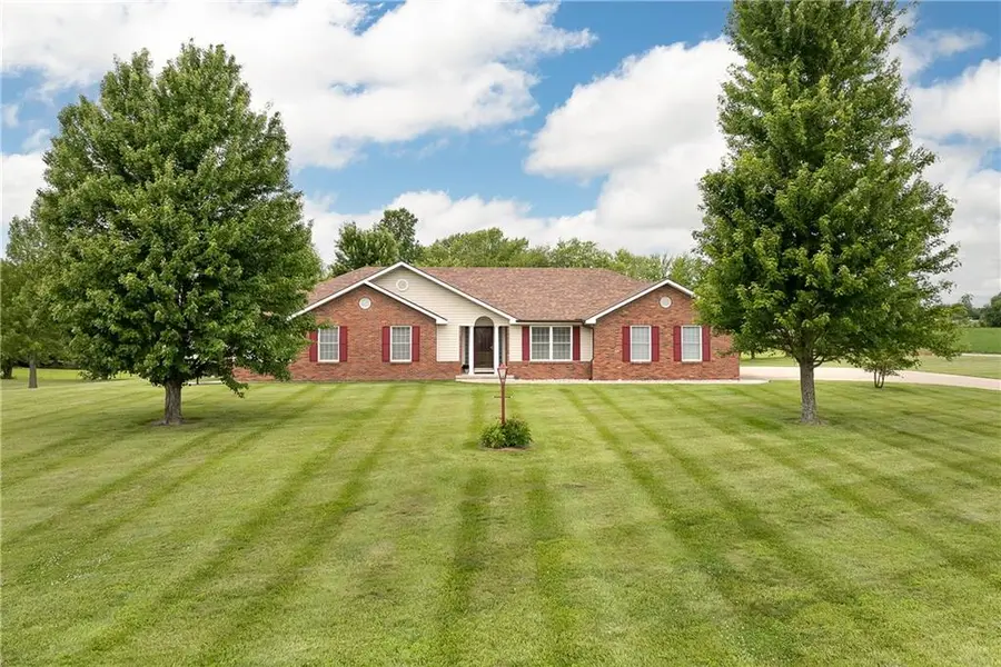 7720 SE Delwood DR, St Joseph, MO 64507