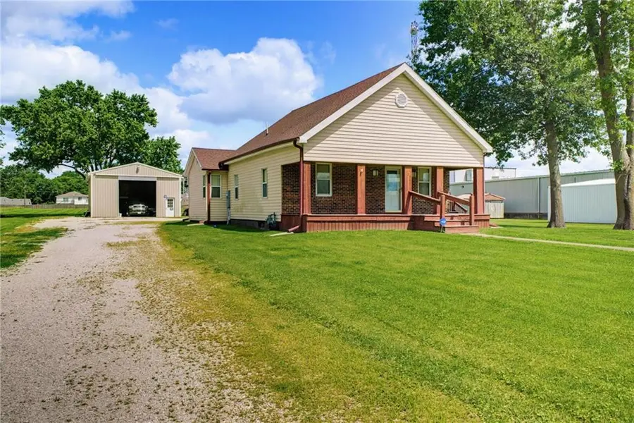 729 S Brunswick ST, Brookfield, MO 64628