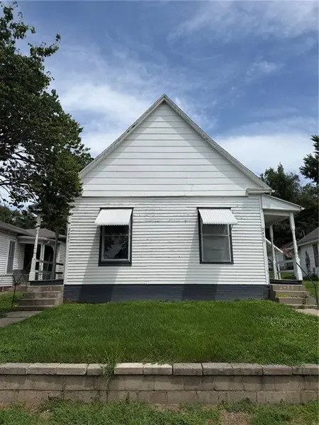 2431-33 S 11 ST, St Joseph, MO 64503