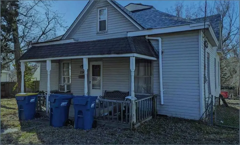 224 S Missouri ST, Liberty, MO 64068