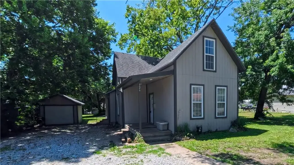 326 W 7th AVE, Garnett, KS 66032