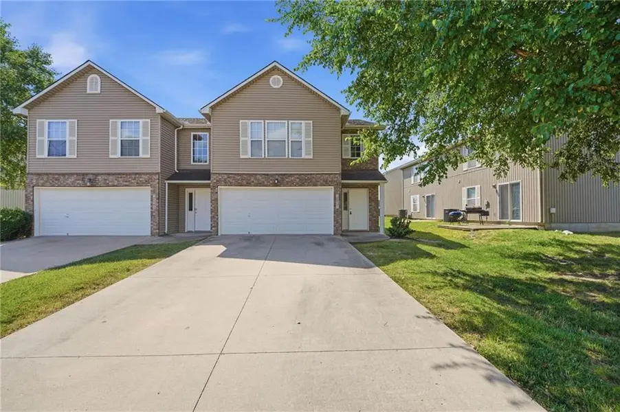 1631 Garrett DR, Blue Springs, MO 64015