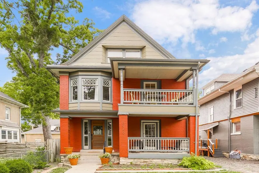 3949 Warwick BLVD, Kansas City, MO 64111