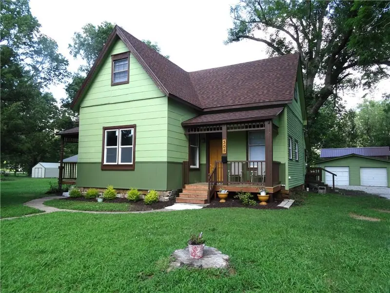 305 S Mechanic ST, Butler, MO 64730