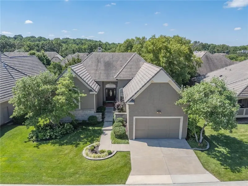 5313 W 124th TER, Leawood, KS 66209