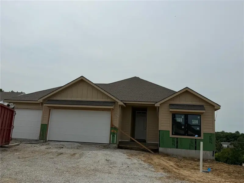 13775 NW 70th ST, Parkville, MO 64152