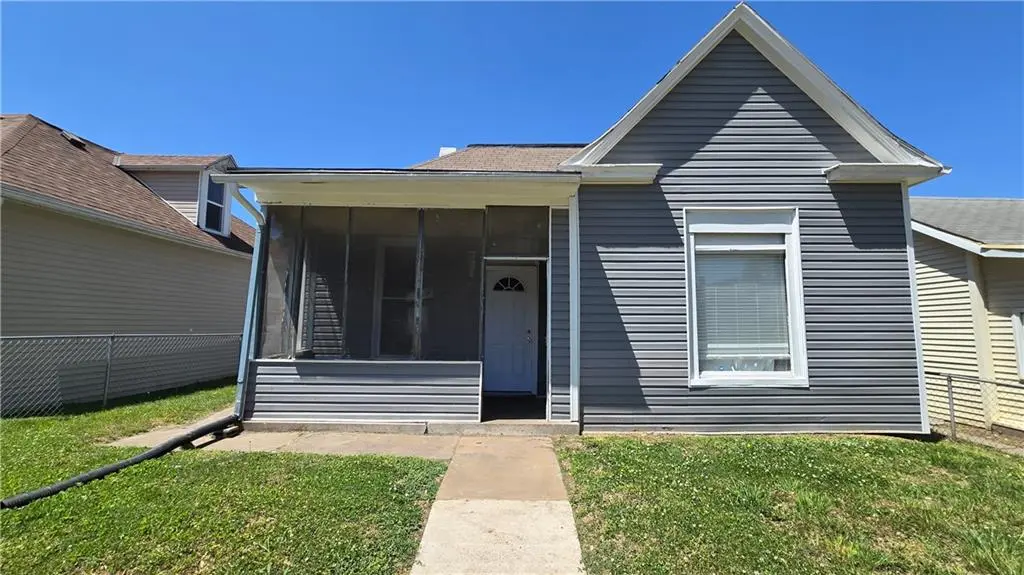 2316 S 10 ST, St Joseph, MO 64503