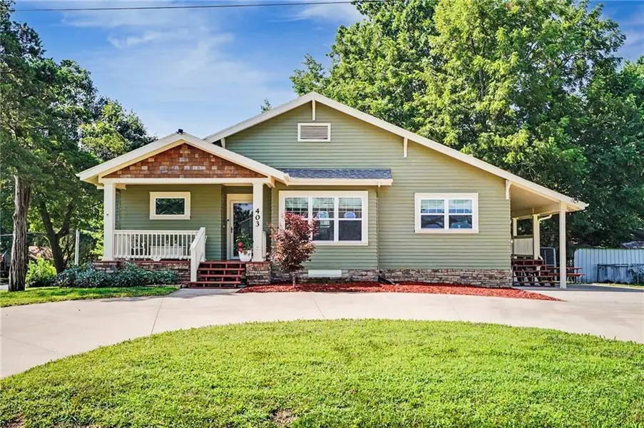 403 Baker ST, Baldwin City, KS 66006