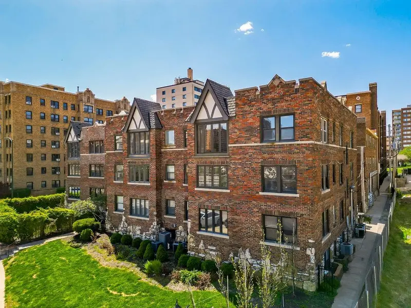 700 W 48th ST #202, Kansas City, MO 64112