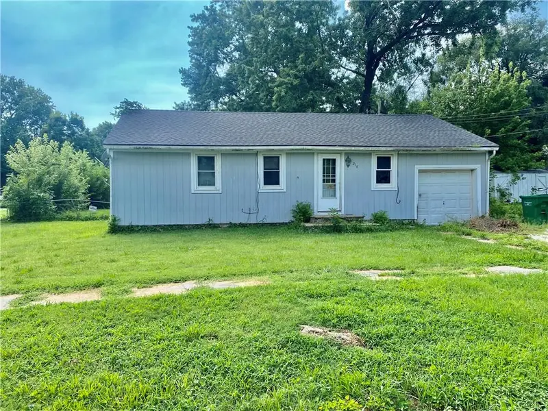 210 N BATES AVE, Adrian, MO 64720