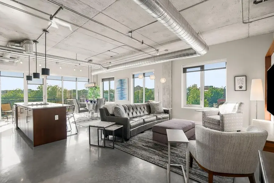 4141 PENNSYLVANIA AVE #407, Kansas City, MO 64111