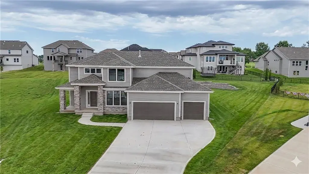 6121 Barth RD, Shawnee, KS 66226