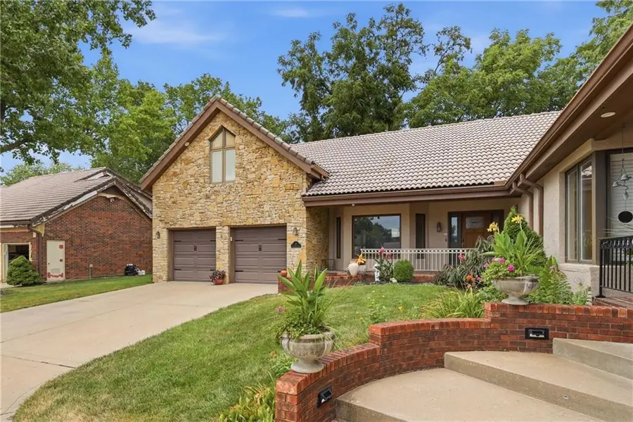 10 The Woodlands N/A, Gladstone, MO 64119