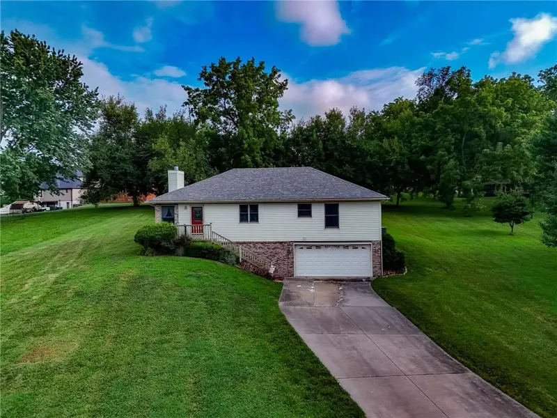 13470 Brookwood WAY, St Joseph, MO 64505
