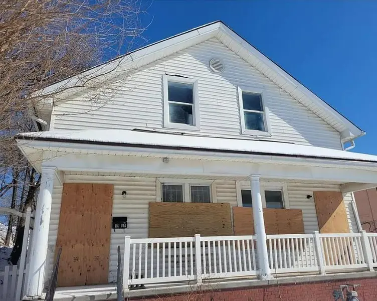1117 S 12th ST, St Joseph, MO 64503