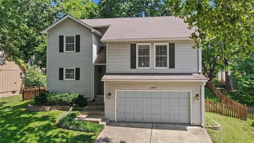 12009 S Hagan ST, Olathe, KS 66062