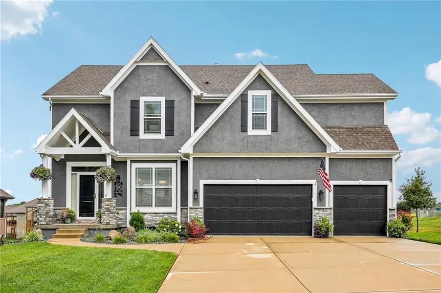2100 Prairie Creek DR, Kearney, MO 64060