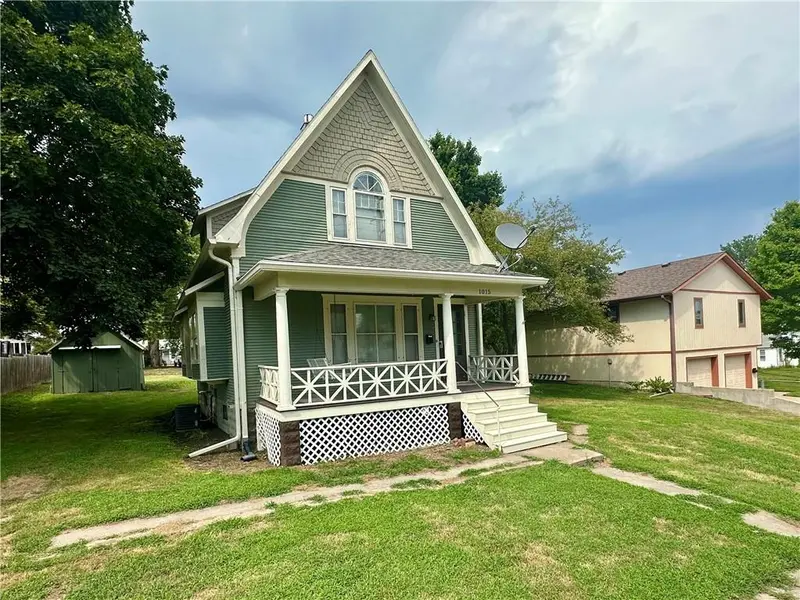 1015 E 2ND ST, Maryville, MO 64468
