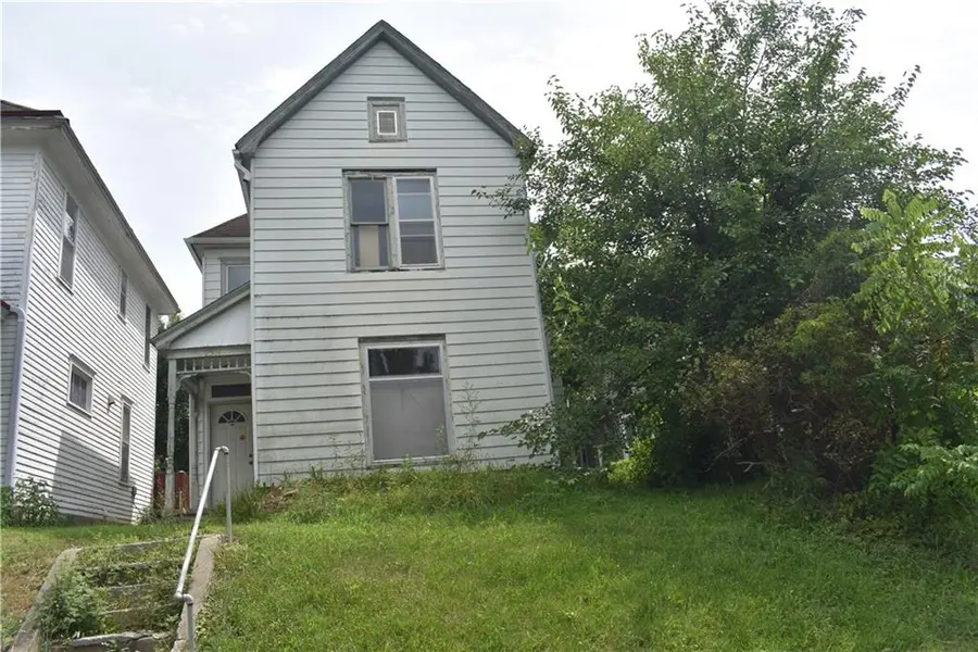 2504 Lafayette ST, St Joseph, MO 64507