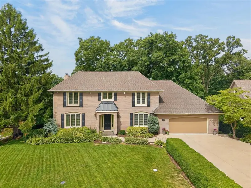 1340 Camelot DR, Liberty, MO 64068
