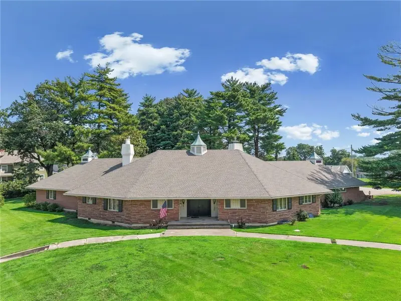 804 N Main ST, Carrollton, MO 64633