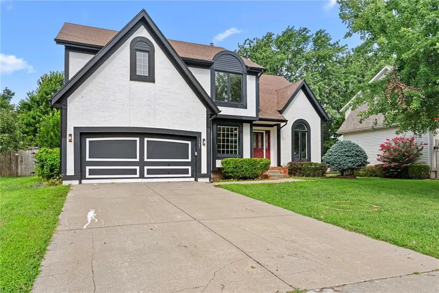 1361 S Hunter DR, Olathe, KS 66062