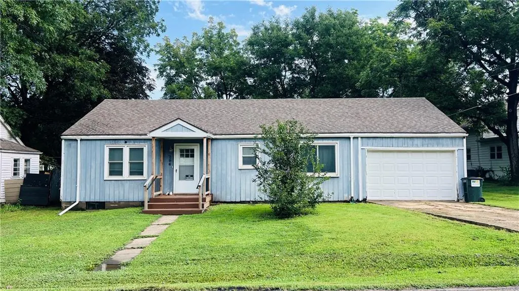 206 S 5th ST, Louisburg, KS 66053
