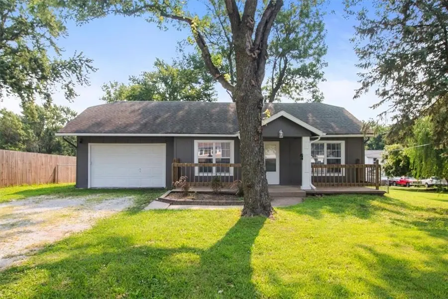 1409 S Kings HWY, Independence, MO 64055