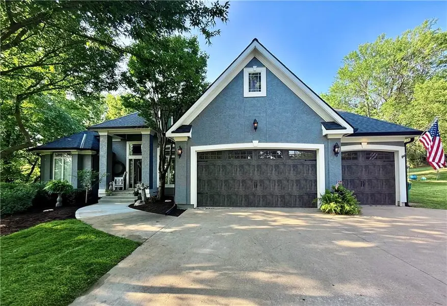 13810 Grove AVE, Bonner Springs, KS 66012