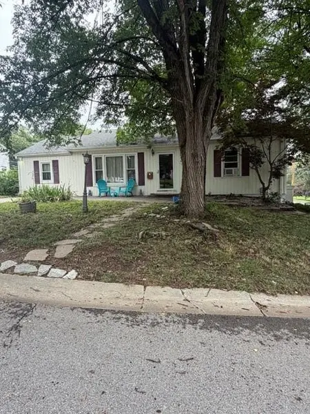 2701 Southeast TRL, St Joseph, MO 64506