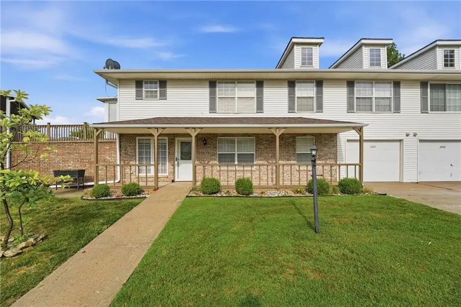2002 S Hummel DR, Independence, MO 64055