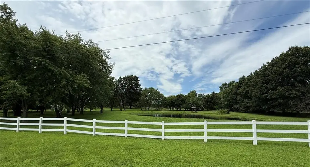 23820 S State Highway EE HWY, Harrisonville, MO 64701