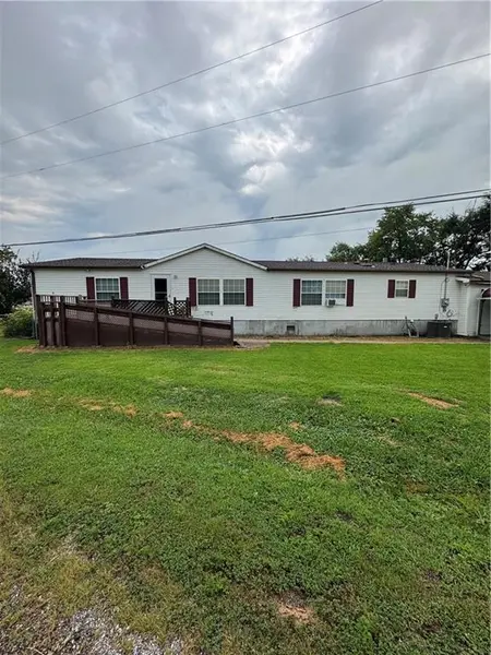 3008 SW Lakefront LN #W, St Joseph, MO 64504