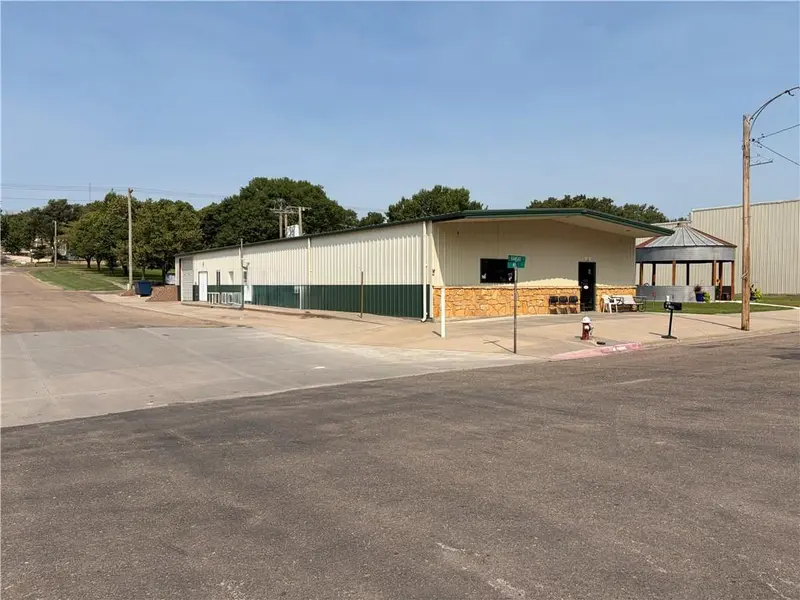 129 S Mill ST, Glen Elder, KS 67446