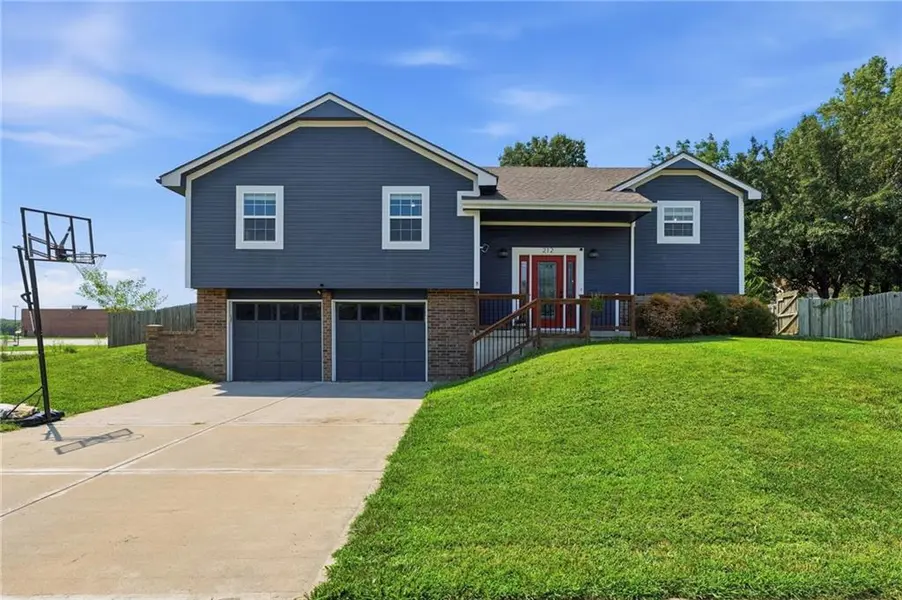 212 Dawn AVE, Belton, MO 64012